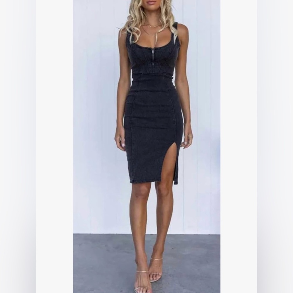 Women's Sleeveless Black Denim Dress